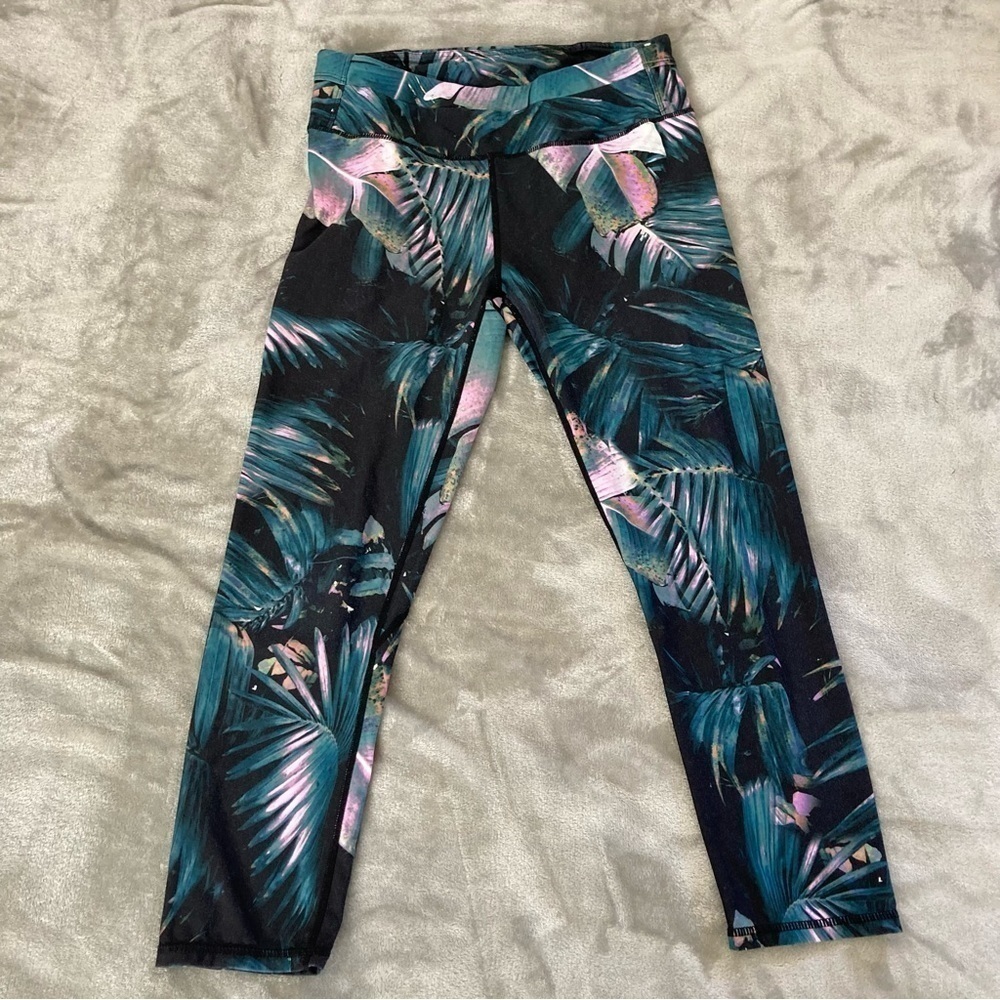 Fabletics Palm Tree Print with Pink Cropped Activ… - image 1